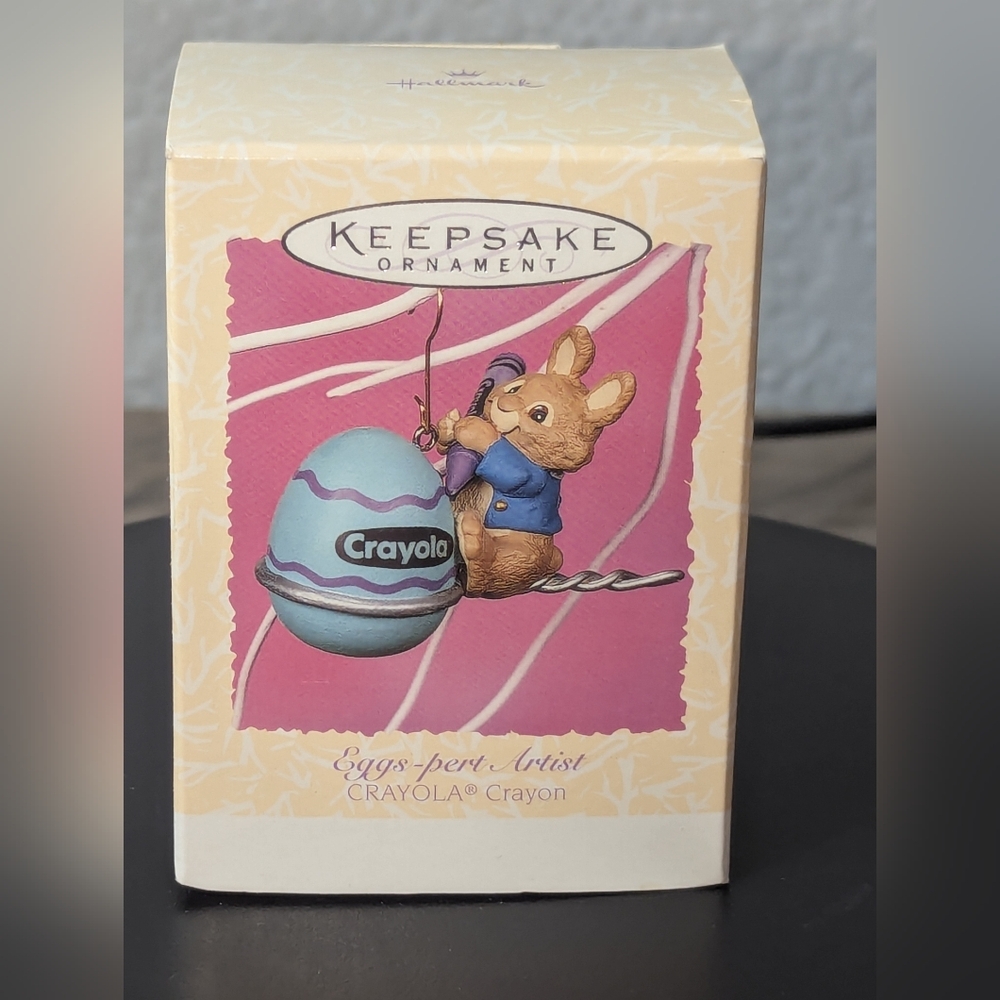Eggs- pert Artist 1997 Bunny Crayola Hallmark Ornament
